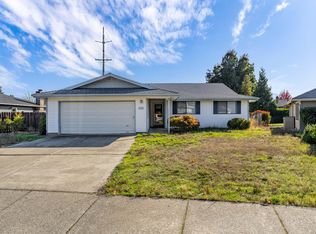 3046 Crystal Mountain Ave, Medford, OR 97504