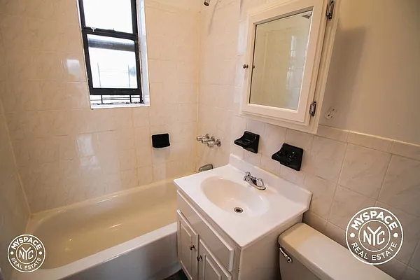 Rented by MySpaceNYC | media 20