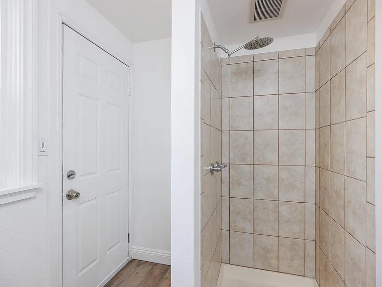 333 S 1st Ave — Photo 22
