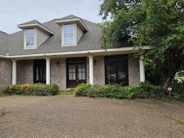 49 W Chanticleer Dr, Hattiesburg, MS 39402
