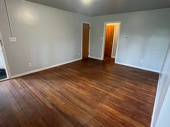 4th image of 221 Far Hills Ave #2