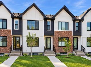 2179 N 49th Ave SW, Calgary, AB T2T 2T8