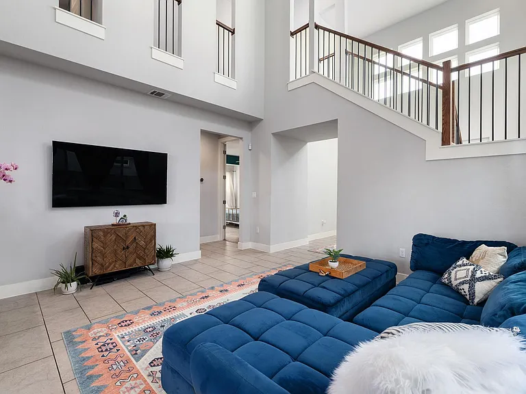 5412 Daimler Dr — Photo 6