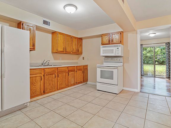 5th image of 4654 Suffolk Ave