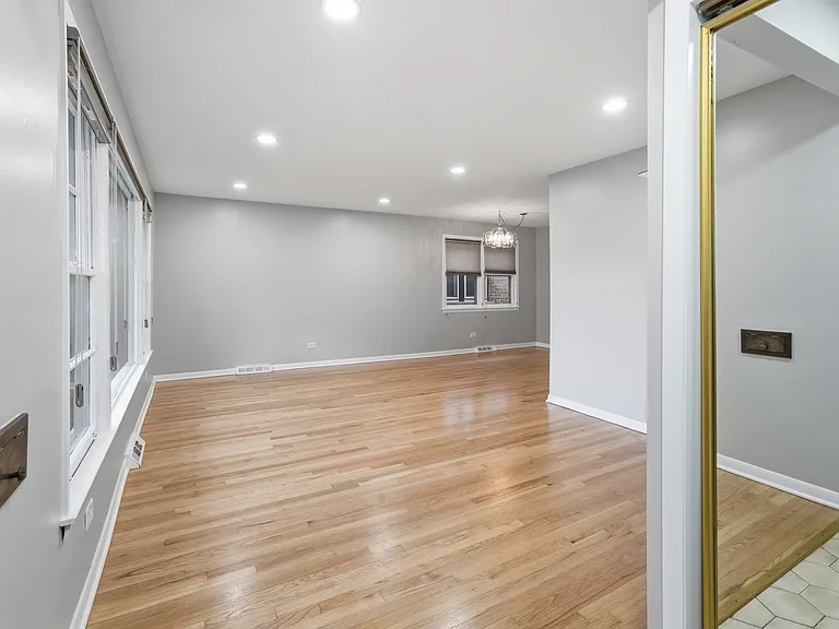 5906 Capulina Ave — Photo 3