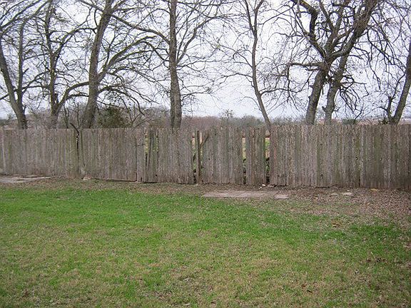 3rd image of 210 Masonwood Dr