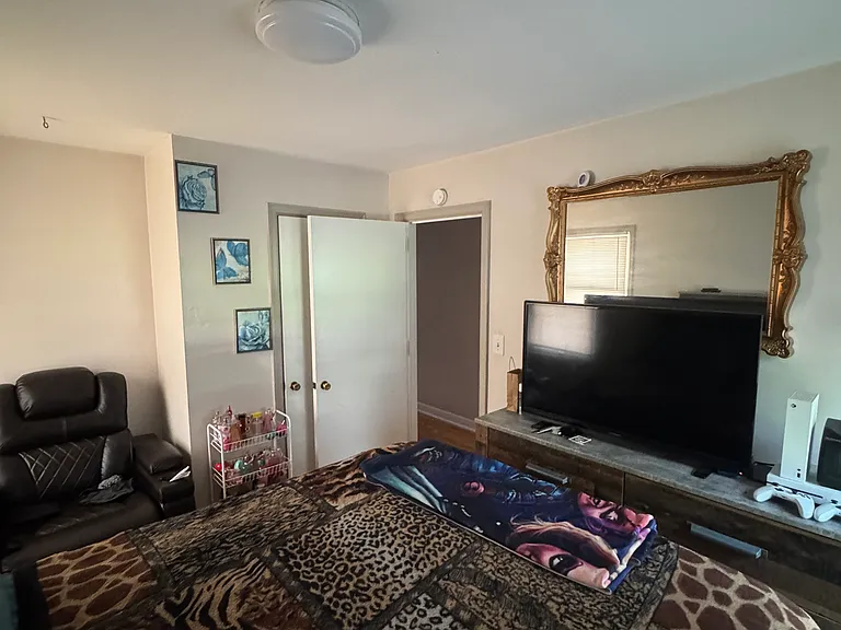 1819 E 46th St #1819 — Photo 7