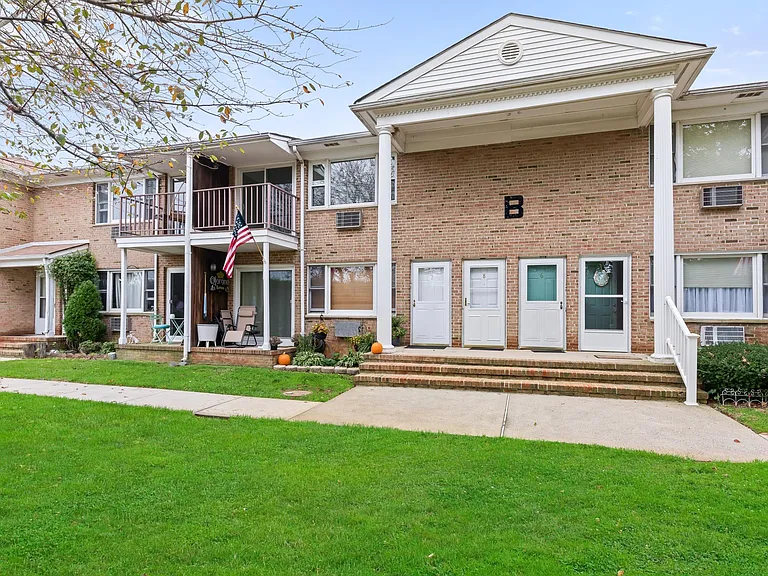 324 Shore Dr #B-8 — Photo 16