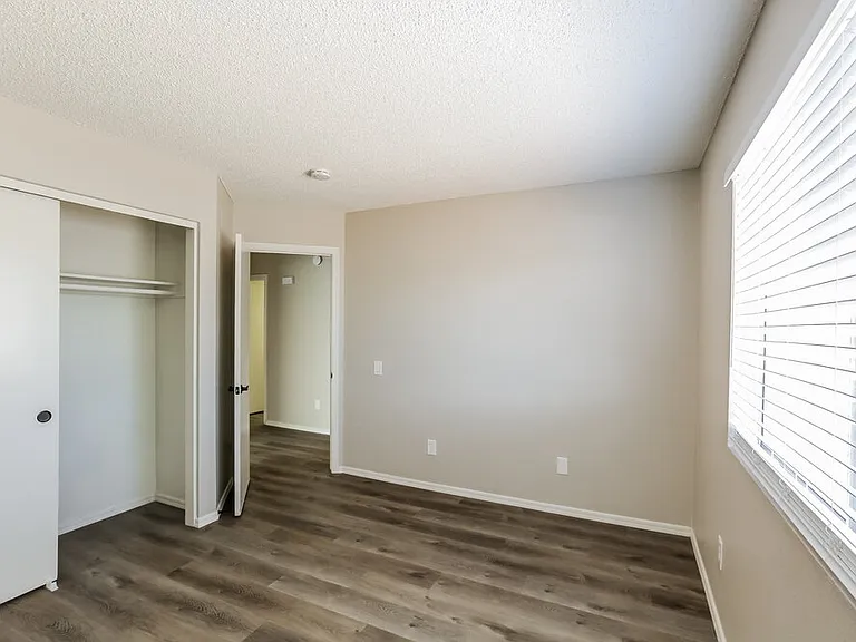 6933 W Nicolet Ave — Photo 13