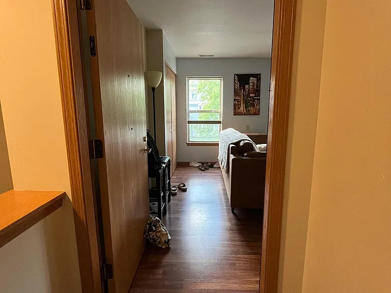 635 E Dayton St — Photo 7