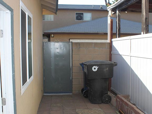 3rd image of 12811 Coyote Ln