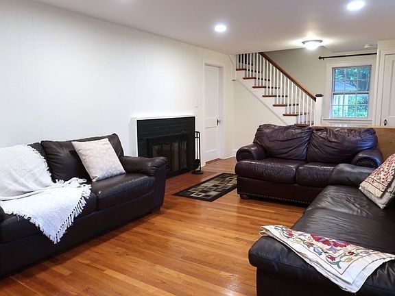 3rd image of 14 Gleason Rd