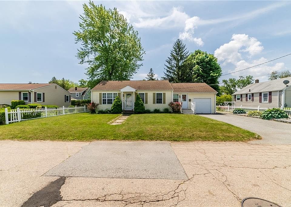 32 Stanmore Rd, Warwick, RI 02889 Zillow