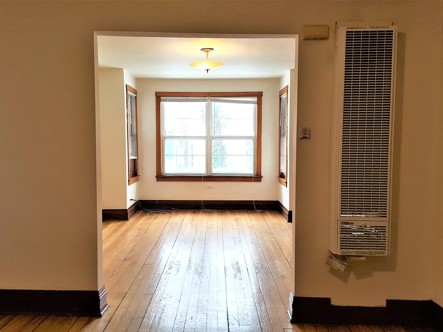 2 bed, 1100 sqft, $2,090 — Photo 3