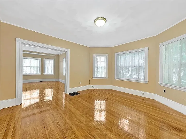 112 Church St — Photo 4