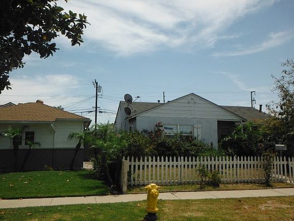 3rd image of 12720 Newmire Ave