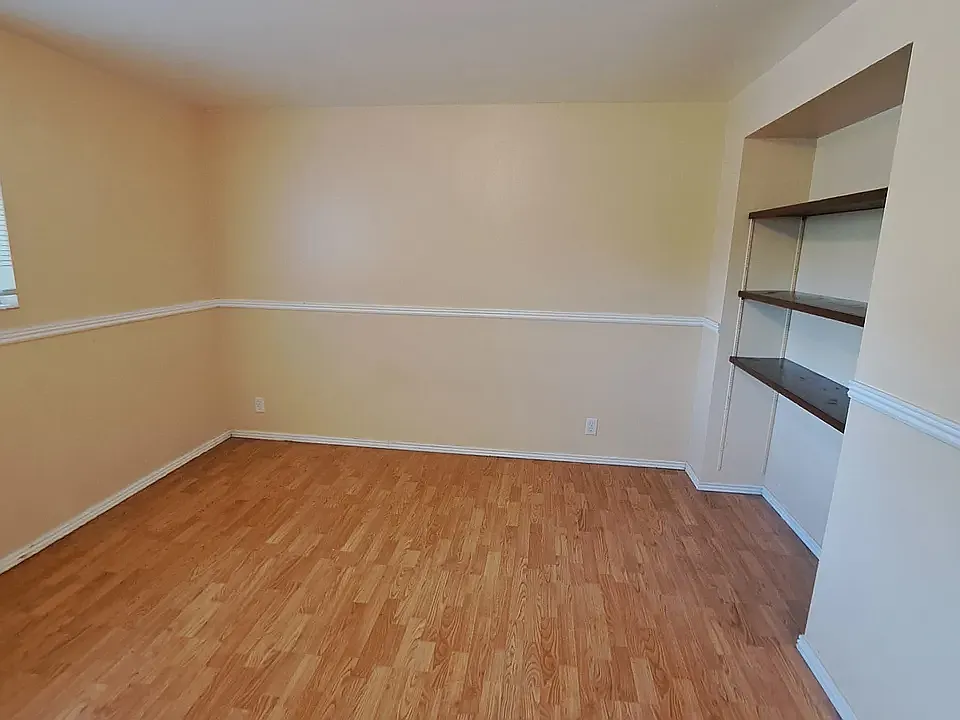 1 bed, 700 sqft, $985 — Photo 3