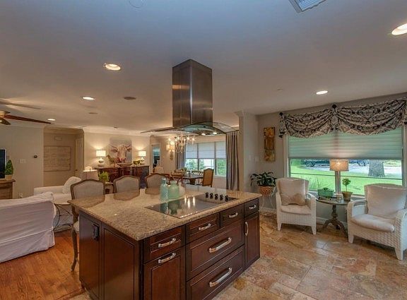 5th image of 846 Sprucewood Ln