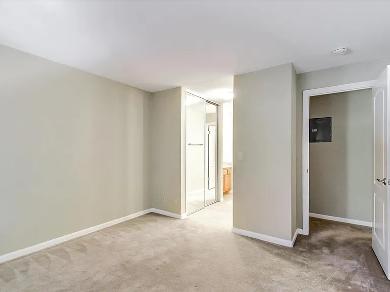 2250 Monroe St #382 — Photo 14