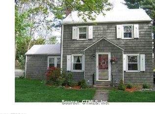 26 Hilltop Dr, West Hartford, CT 06107