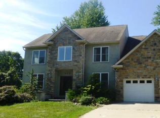 423 Springbrook Ln, Hatboro, PA 19040