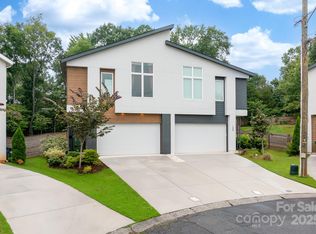 102 Mattoon St, Charlotte, NC 28216