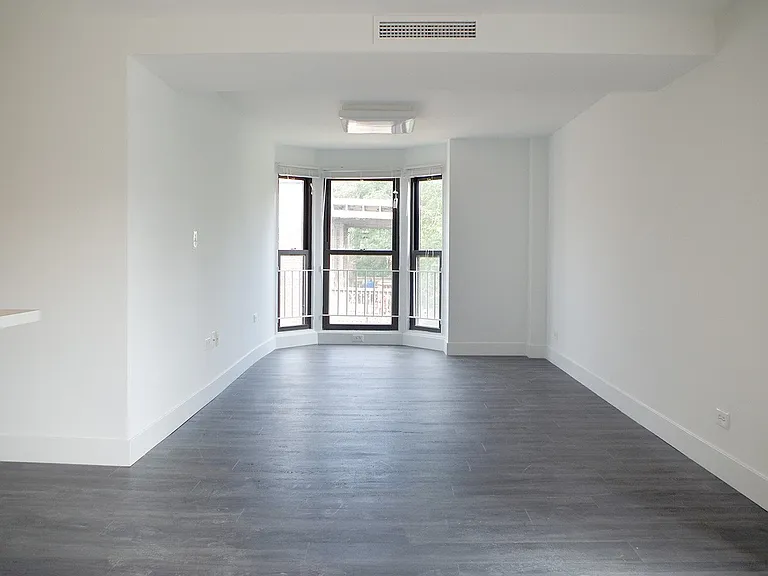 1400 E. 57th Street — Photo 38