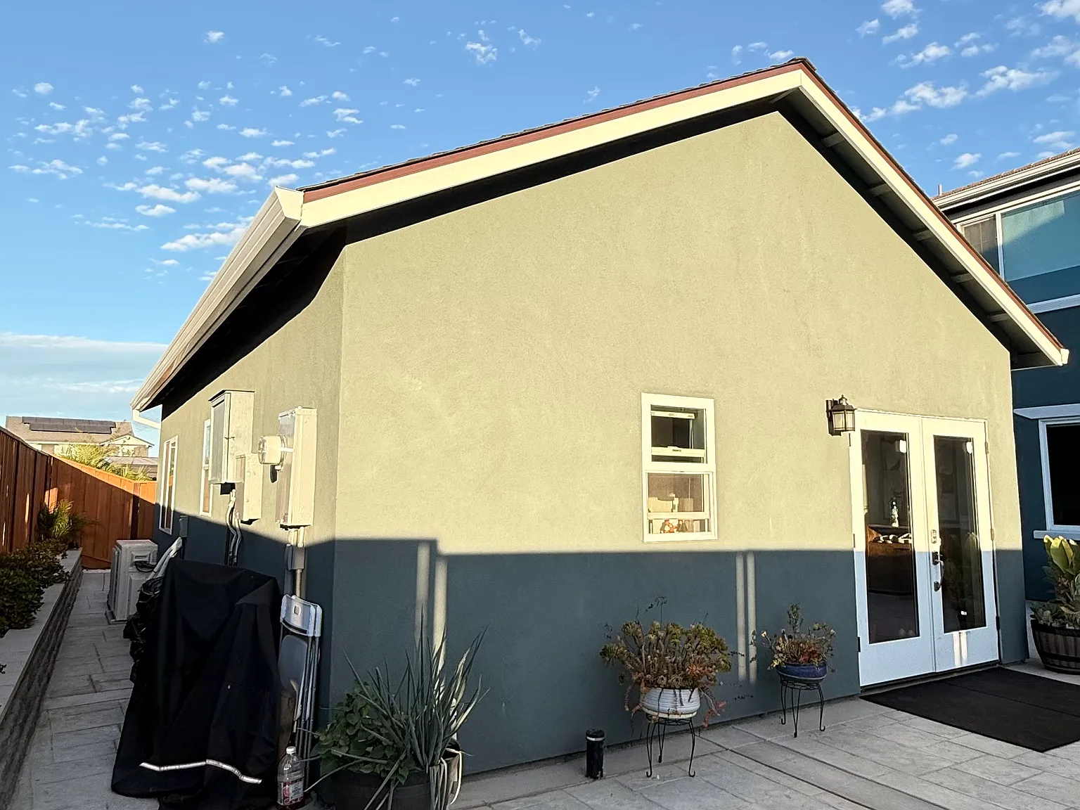 2 bed, 600 sqft, $2,500 — Photo 2