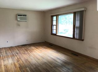 1761 Honeysuckle Ln, Stroudsburg, PA 18360