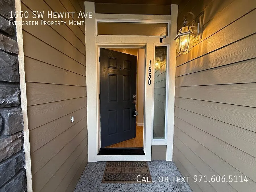 Charming 4-Bedroom Home with Low-Maintenance Backyard — Photo 4