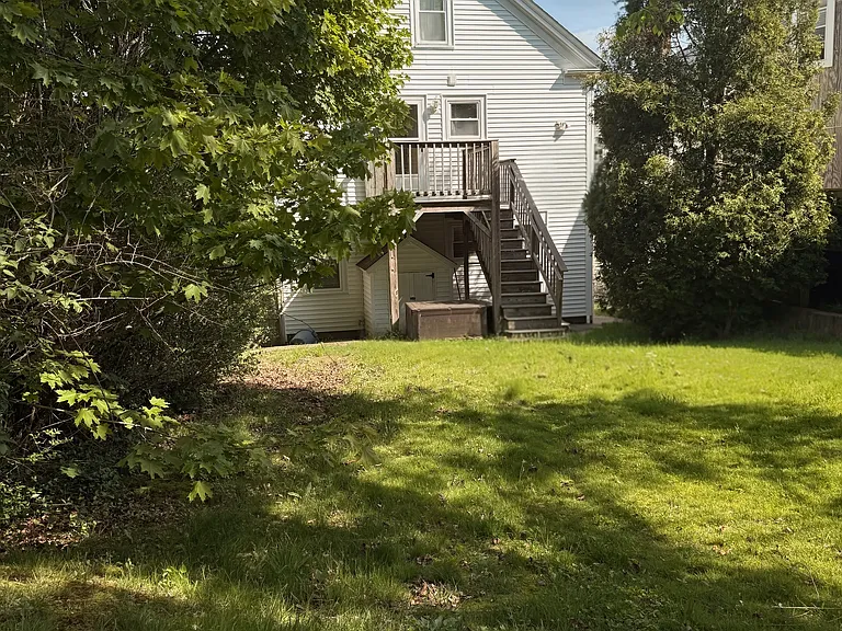 8 Peck Ave #B — Photo 14