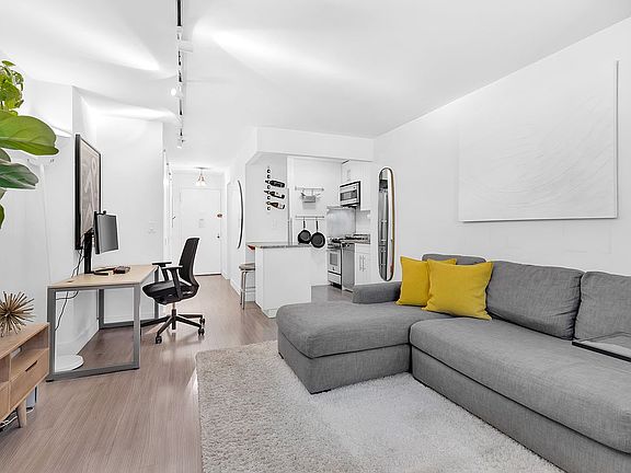 2nd image of 7 E 14th St APT 826