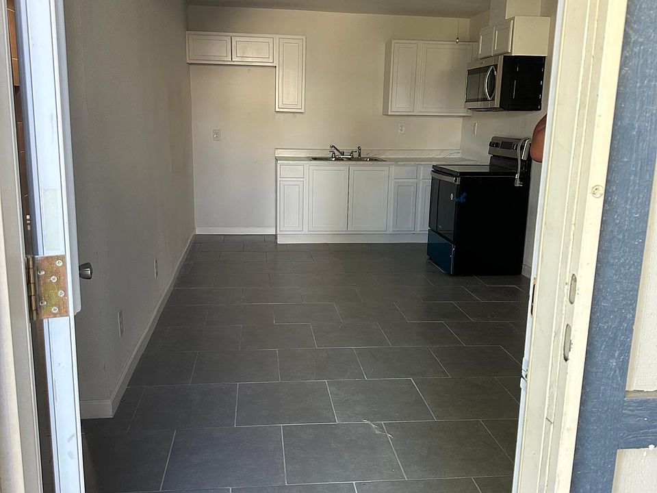 1st image of 81860 Arus Ave #1