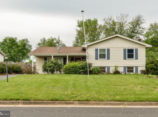 105 W Ivy Ave, Sterling, VA 20164