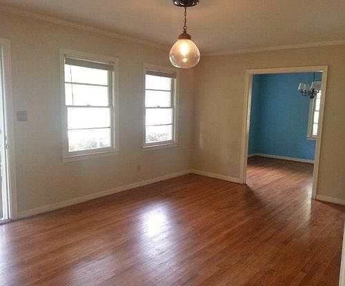 3rd image of 2213 White Oak Dr