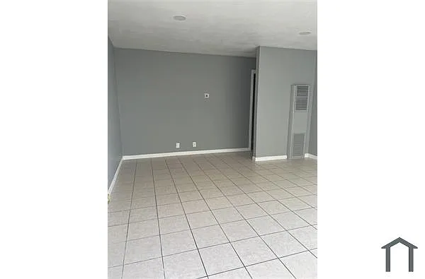 Building Photo - 47 Cleveland Ave #1