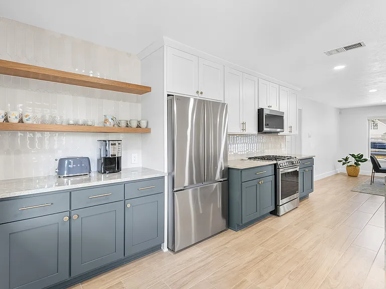 3908 Royal Ln — Photo 7