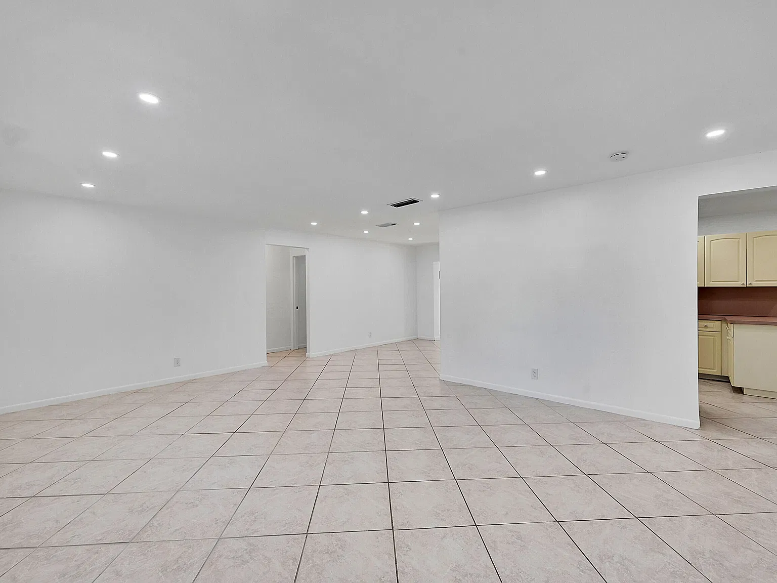 2 bed, 2.0 bath, 1587 sqft, $2,500 — Photo 3