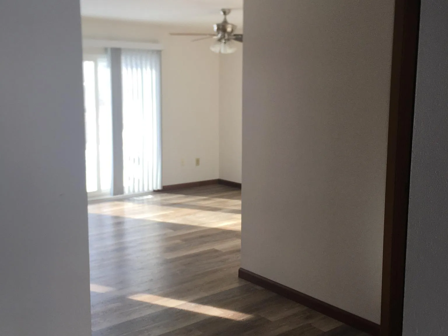 3 bed, 1200 sqft, $1,400 — Photo 2