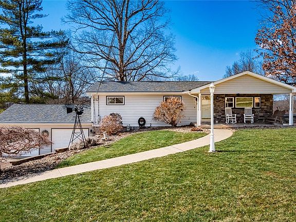 2nd image of 3965 Dorothy Dr