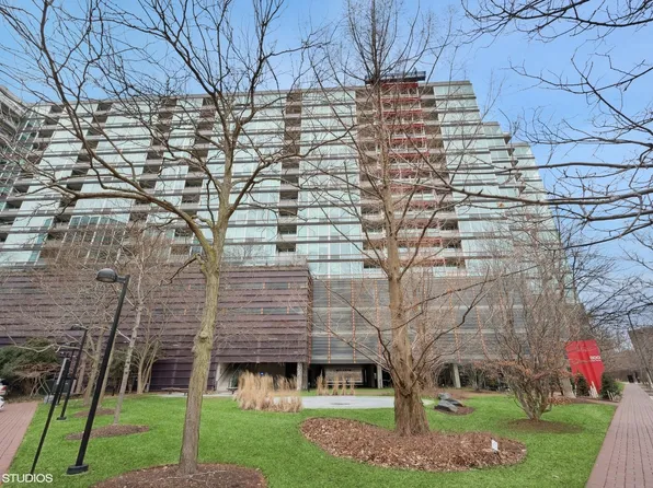 800 Elgin Rd APT 712, Evanston, IL 60201