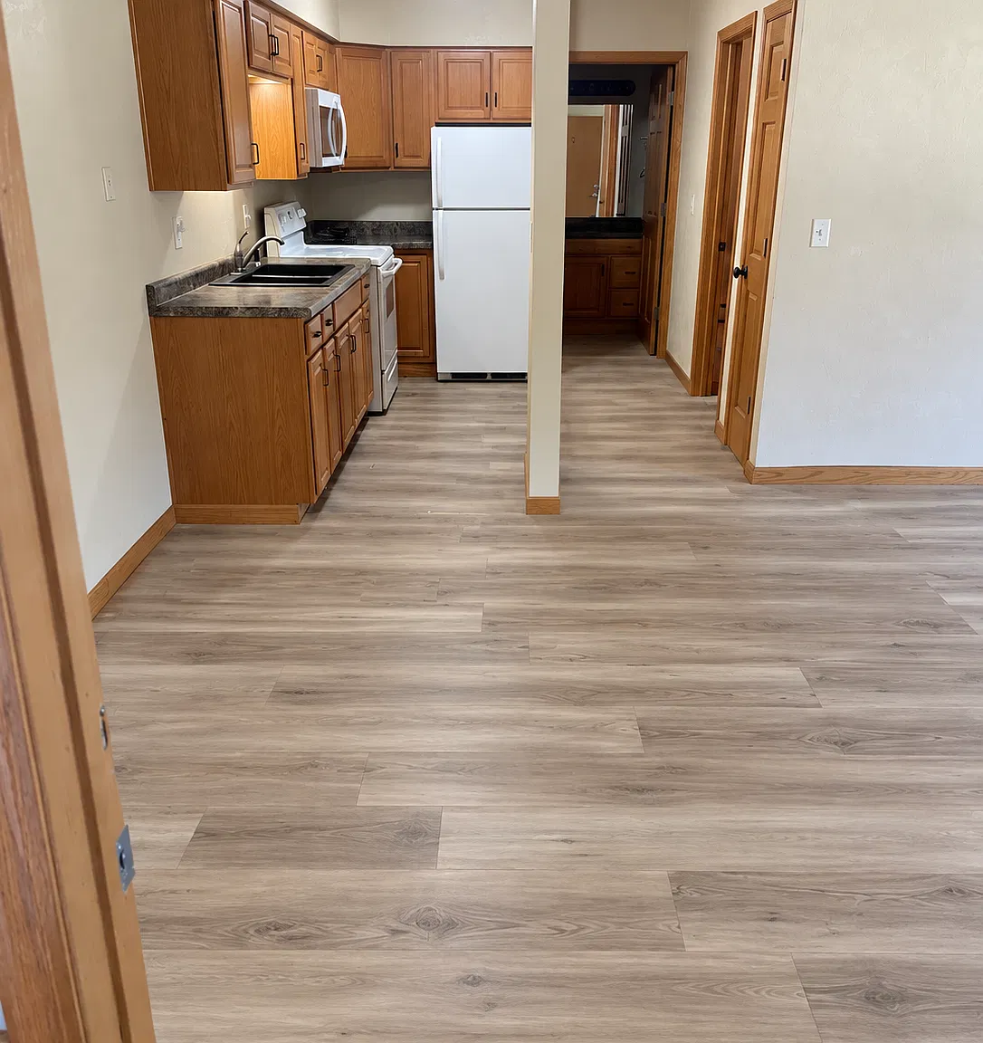 208 N Mill St — Photo 1