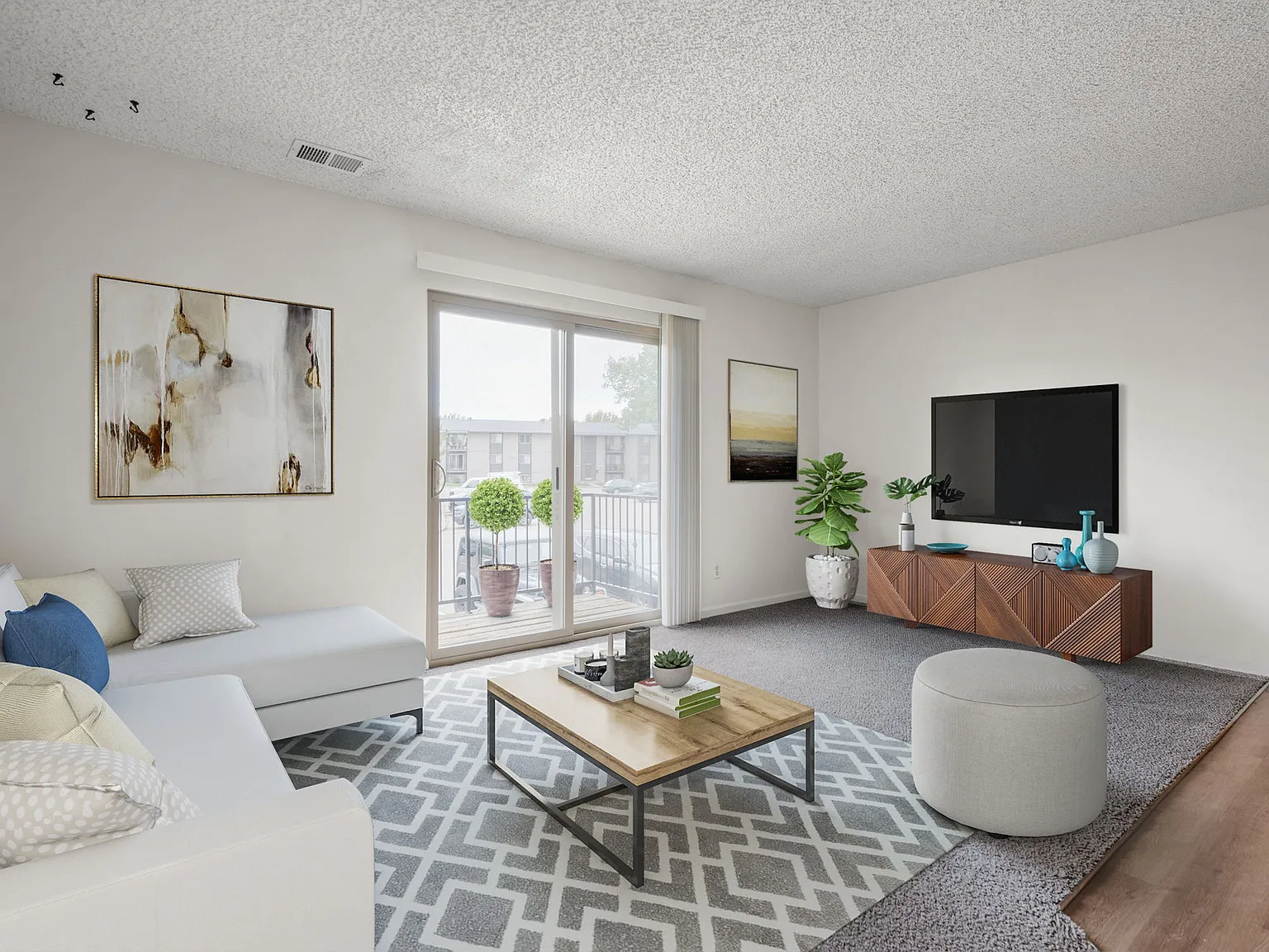 Lakemont Apartments — Photo 2