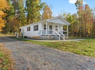 64 Davis Ln, Waynesboro, VA 22980