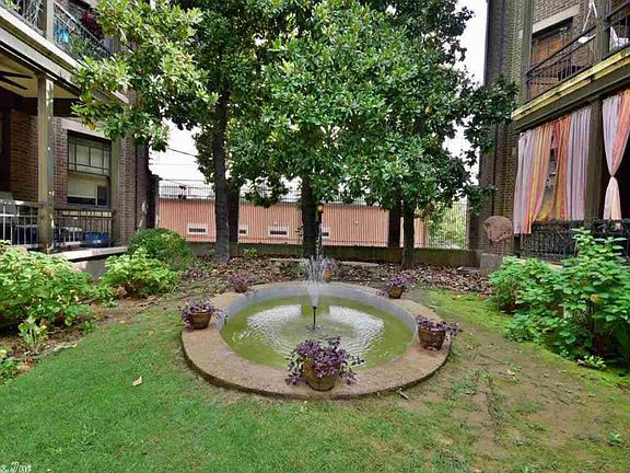 4th image of 1409 Louisiana St APT 4
