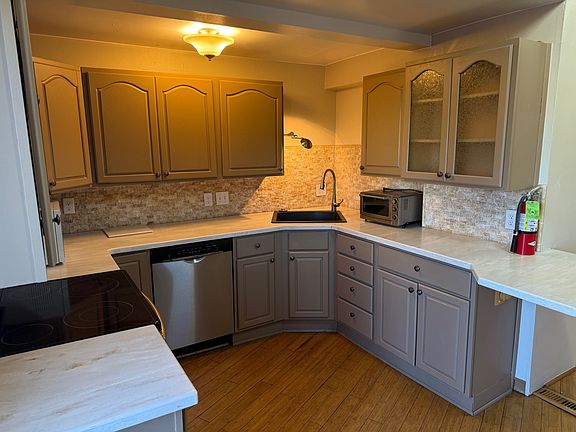 4th image of 33 E Dakota Ave #2
