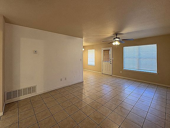4th image of 1305 Covey Ln #A