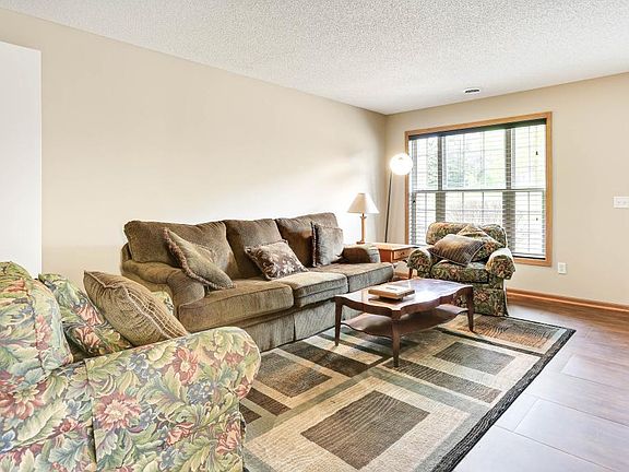 4th image of 394 Wilderness Dr