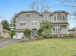 408 Lafayette St, Cresskill, NJ 07626