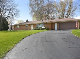 6335 Hilltop Dr, Allenton, WI 53002